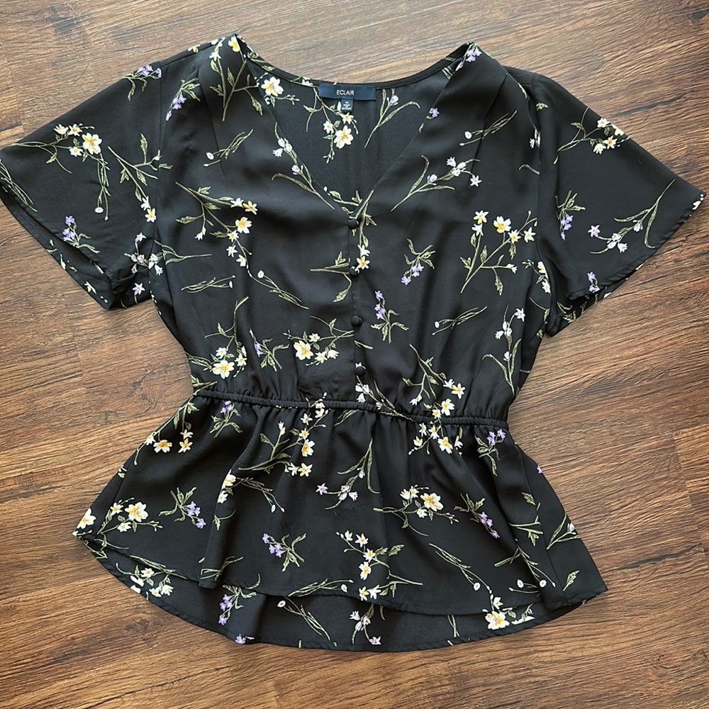 ECLAIR Floral Peplum w Buttons, Size Medium